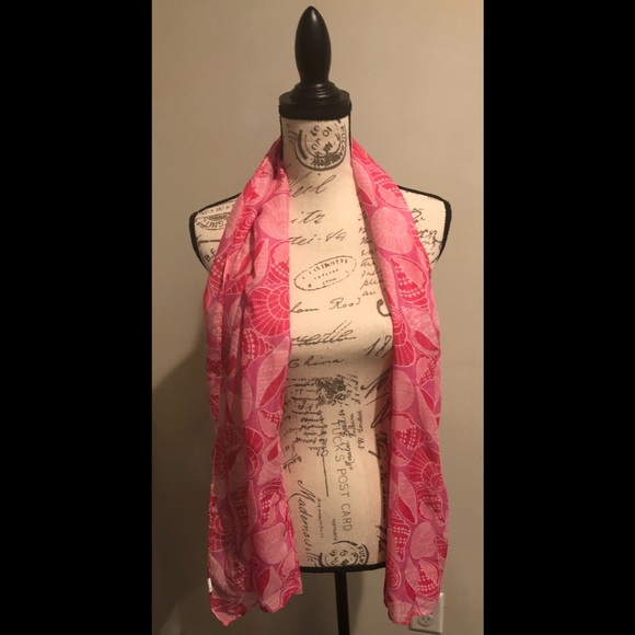 Pink seashell scarf - Picture 4 of 6
